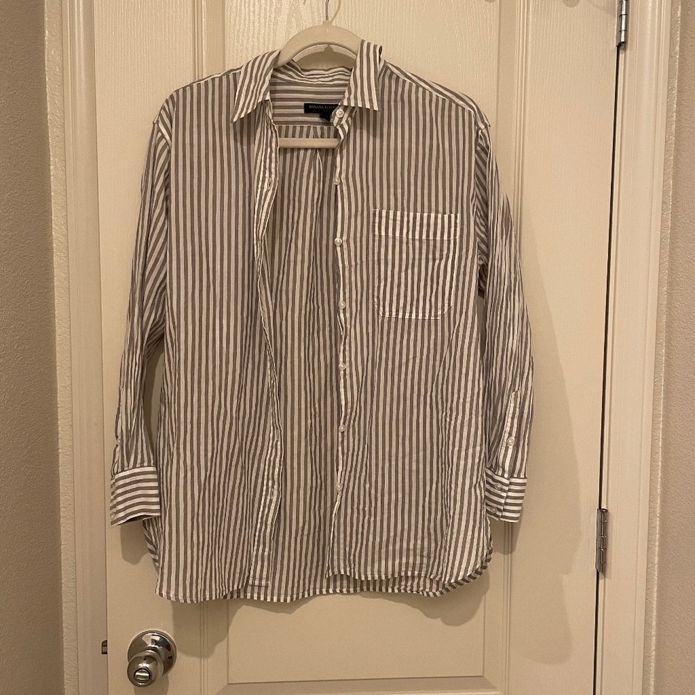 Banana Republic: Grey/White Swim-Suit Cover Up